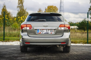 TOYOTA AVENSIS