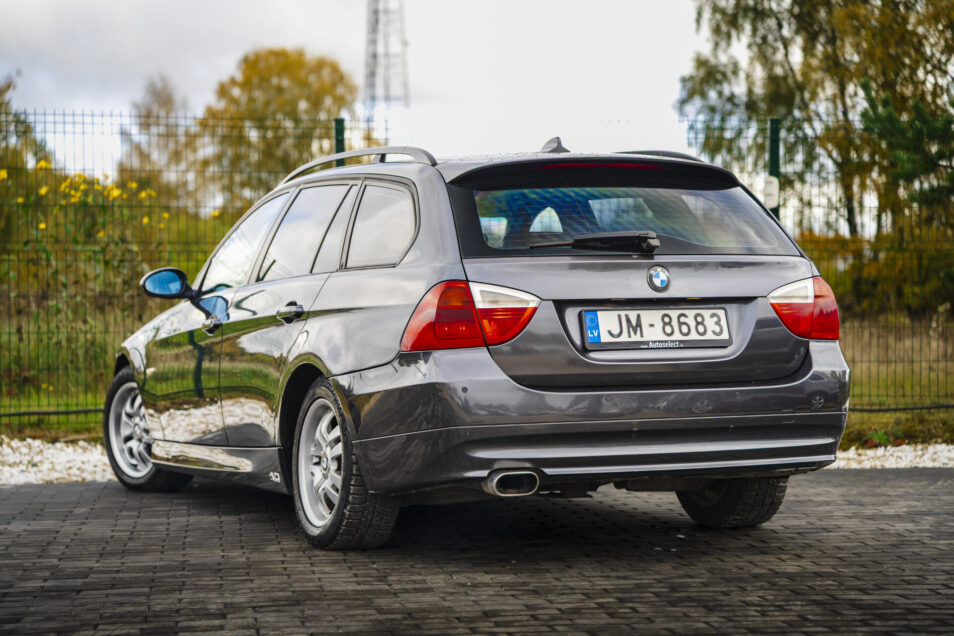 BMW 320