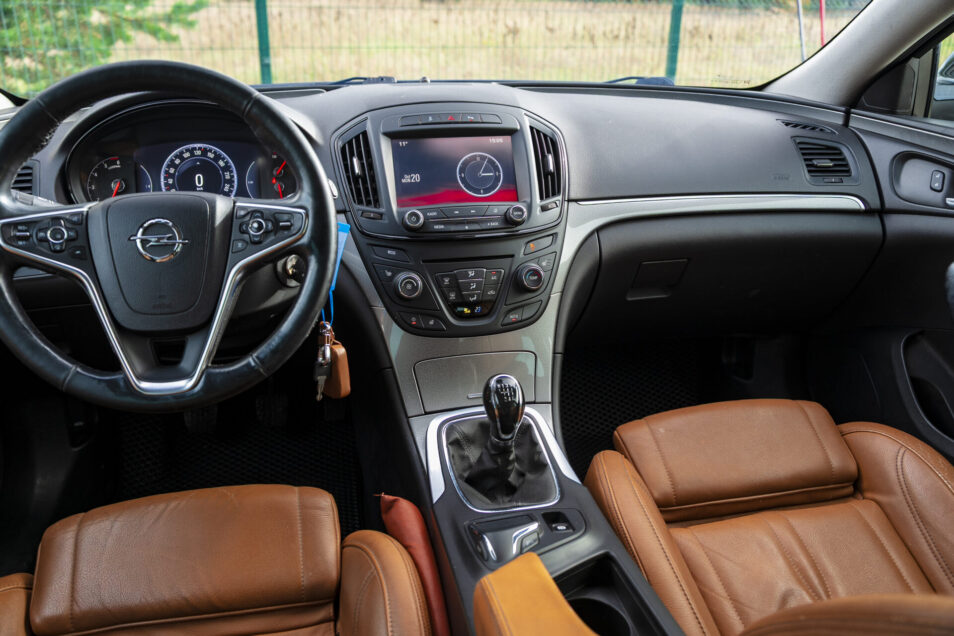 OPEL INSIGNIA SPORTS TOURER SW