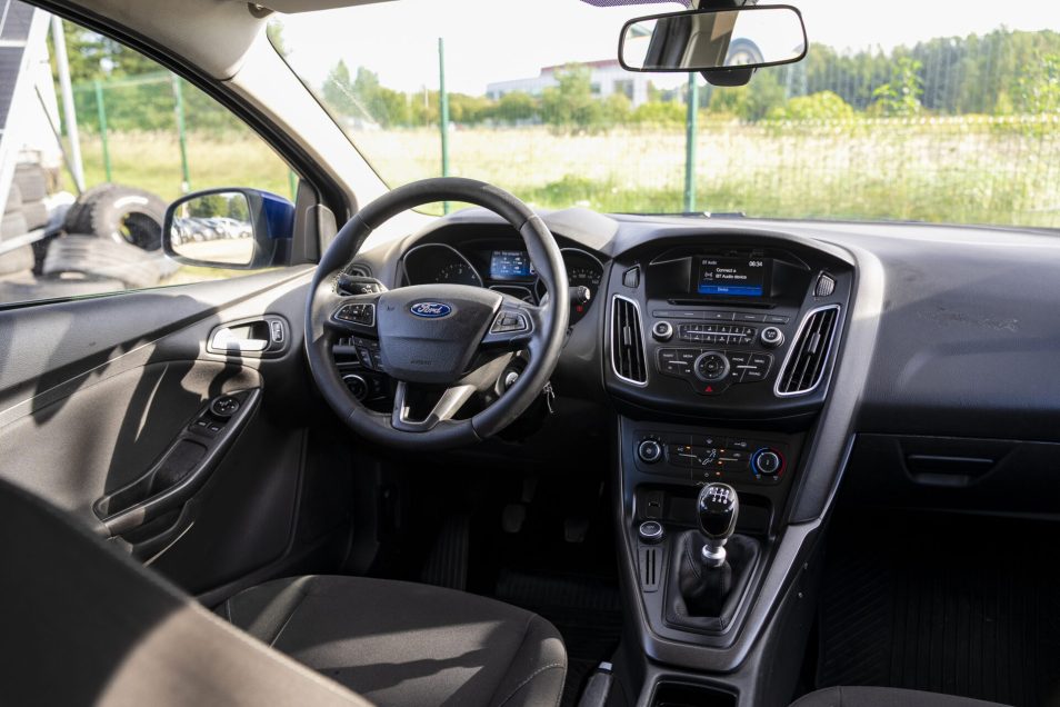 FORD FOCUS
