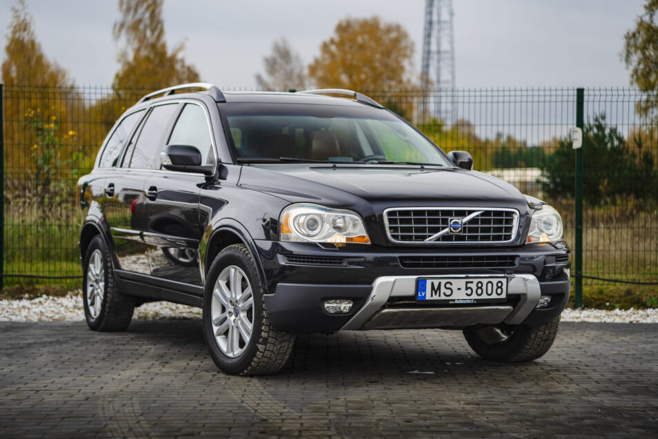 VOLVO XC90