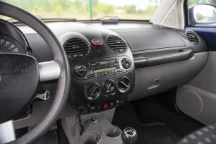 VW NEW BEETLE