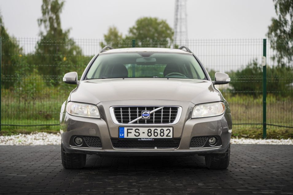 VOLVO V70