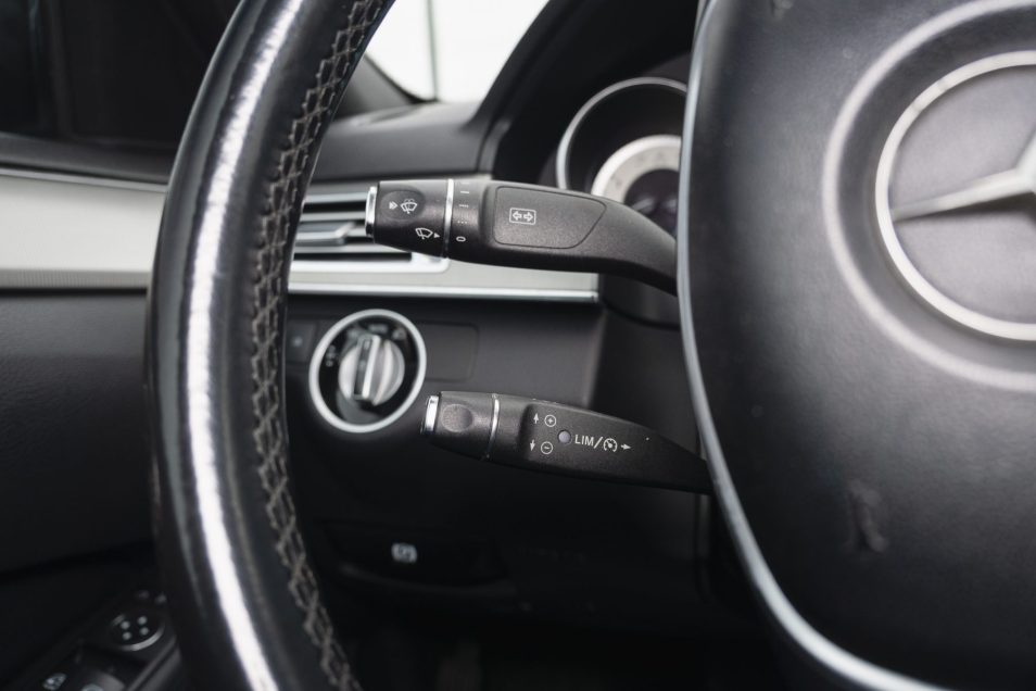 MERCEDES BENZ E220