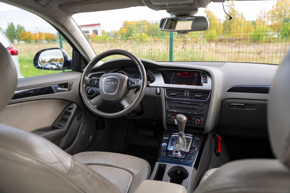 AUDI A4 S-LINE